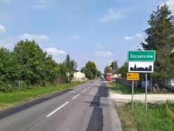 Nowa jezdnia, chodniki, a także zatoka autobusowa i oświetlenie drogowe – tak będzie po rozbudowie wyglądać odcinek drogi wojewódzkiej nr 483 w Szczercowie.
